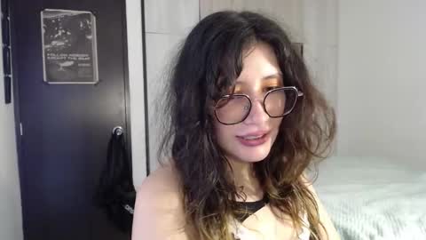 Mariana online show from 10/27/25, 09:19