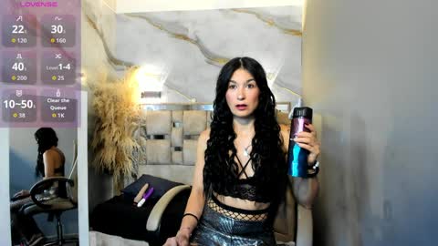 Mariana online show from 03/31/26, 11:54