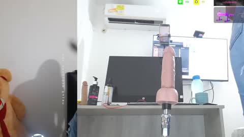 Snapshot of mariana_1_ chatting on 02/14/25, 04:37 Mariana online show from 02/14/25, 04:37