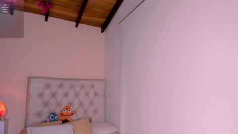 Snapshot of mariana__roe chatting on 01/20/25, 03:59 Mariana Roe online show from 01/20/25, 03:59