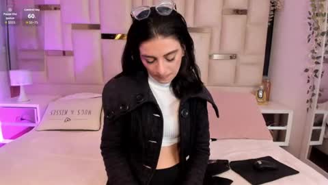 Snapshot of mariana__thompson chatting on 07/29/26, 03:04 mariana__thompson online show from 07/29/26, 03:04
