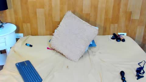 Mariana Angel online show from 02/25/25, 07:14