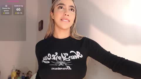 Mariana online show from 09/25/25, 12:14