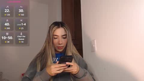 Mariana online show from 11/27/25, 11:40