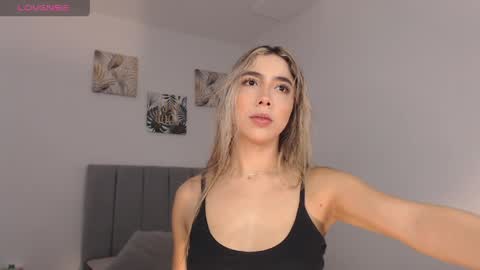 Snapshot of mariana_es chatting on 04/11/26, 06:34 Mariana online show from 04/11/26, 06:34