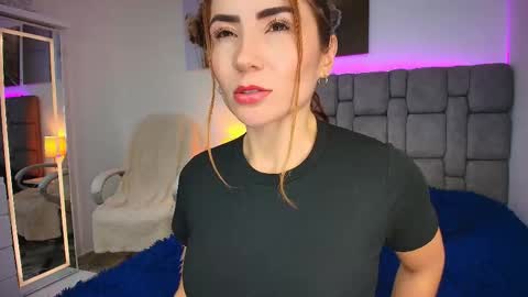 Snapshot of mariana_gomez01 chatting on 11/07/25, 07:14 Mariana Gomez online show from 11/07/25, 07:14