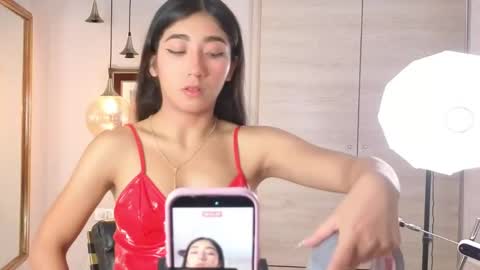 Snapshot of mariana_kalo chatting on 04/23/26, 12:29 Mariana online show from 04/23/26, 12:29