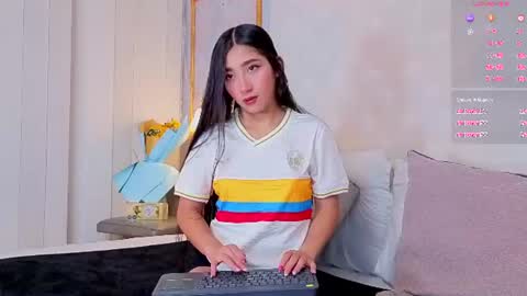 Snapshot of mariana_kalo chatting on 06/23/26, 11:19 Mariana online show from 06/23/26, 11:19
