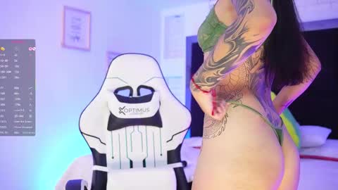 Snapshot of mariana_monroe04 chatting on 11/10/25, 07:02 Mariana online show from 11/10/25, 07:02