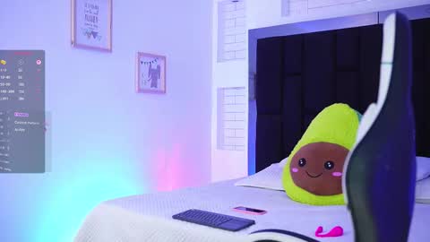 Snapshot of mariana_monroe04 chatting on 11/11/25, 07:25 Mariana online show from 11/11/25, 07:25