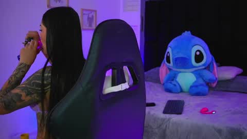 Snapshot of mariana_monroe04 chatting on 04/09/26, 11:37 Mariana online show from 04/09/26, 11:37