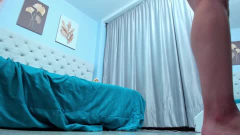 Snapshot of mariana_murillo__ chatting on 02/12/25, 07:13 Mariana online show from 02/12/25, 07:13