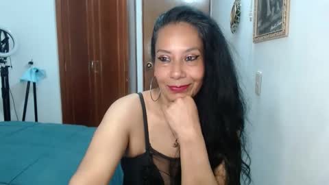 Snapshot of mariana_night chatting on 04/13/26, 04:18 mariana_night online show from 04/13/26, 04:18