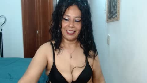 Snapshot of mariana_night chatting on 04/21/26, 09:50 mariana_night online show from 04/21/26, 09:50