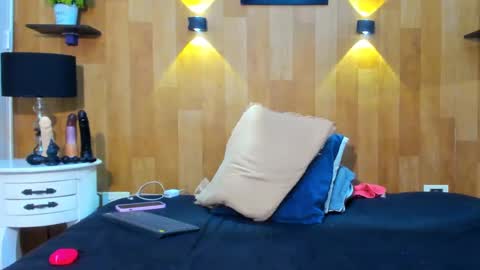 Snapshot of marianaa_aangel chatting on 01/25/25, 03:09 Mariana Angel online show from 01/25/25, 03:09