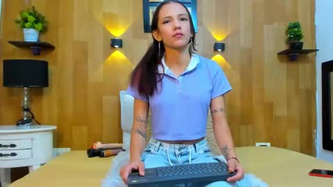 Snapshot of marianaa_aangel chatting on 02/09/25, 02:29 Mariana Angel online show from 02/09/25, 02:29