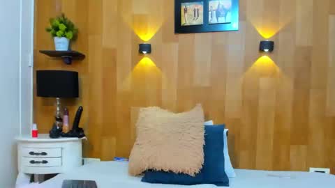 Snapshot of marianaa_aangel chatting on 02/21/25, 10:37 Mariana Angel online show from 02/21/25, 10:37