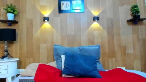 Snapshot of marianaa_aangel chatting on 03/10/25, 07:18 Mariana Angel online show from 03/10/25, 07:18