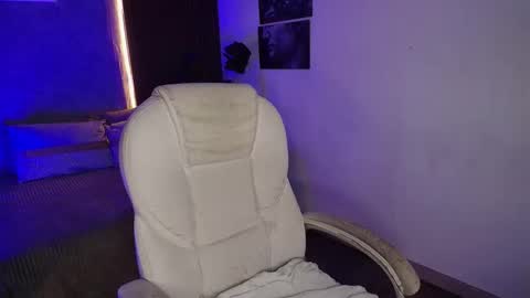 Vane online show from 12/17/25, 07:36