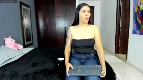 Snapshot of marianaandvalen chatting on 06/19/26, 12:31 MARIANA Y VALENTINA online show from 06/19/26, 12:31