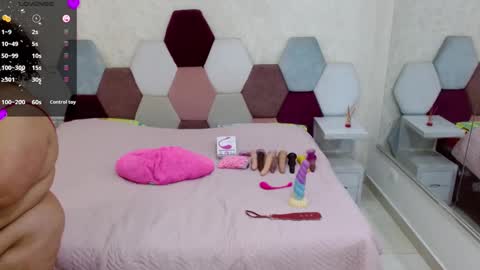 mariana online show from 09/23/25, 05:49