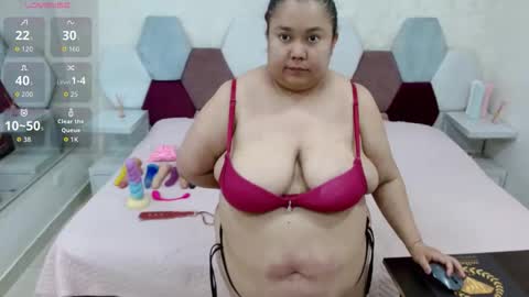 Snapshot of marianabbw_ chatting on 05/19/26, 06:03 mariana online show from 05/19/26, 06:03