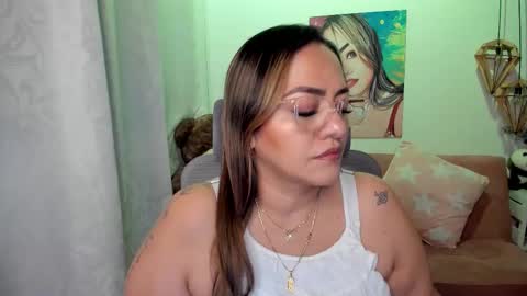 Mariana Lopez online show from 11/15/25, 01:14