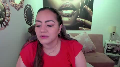 Snapshot of marianalopez81 chatting on 04/25/26, 11:57 Mariana Lopez online show from 04/25/26, 11:57
