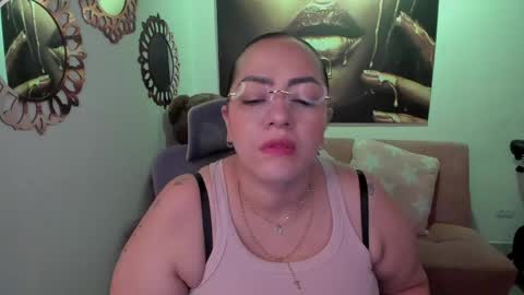 Snapshot of marianalopez81 chatting on 05/12/26, 12:41 Mariana Lopez online show from 05/12/26, 12:41
