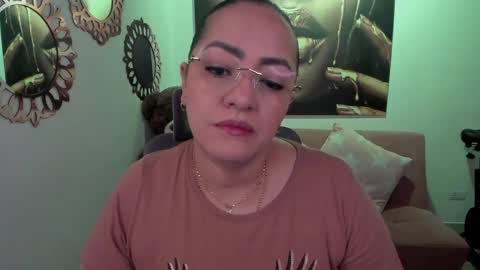 Snapshot of marianalopez81 chatting on 05/18/26, 12:40 Mariana Lopez online show from 05/18/26, 12:40