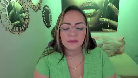 Snapshot of marianalopez81 chatting on 07/12/26, 12:34 Mariana Lopez online show from 07/12/26, 12:34