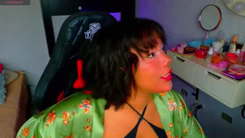 Mariana Prada online show from 10/13/25, 02:28