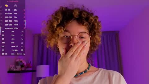 Mariana online show from 11/30/25, 06:01