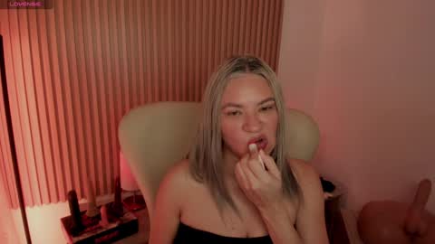 Marian Love  online show from 02/06/25, 10:48