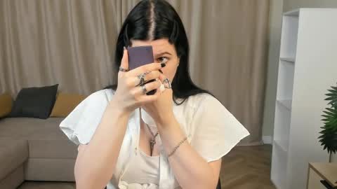 Snapshot of marianmollberg chatting on 05/19/26, 06:14 Marian online show from 05/19/26, 06:14