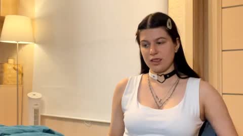 Snapshot of marianmollberg chatting on 06/28/26, 02:23 Marian online show from 06/28/26, 02:23