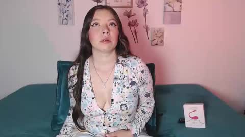 Snapshot of marianna__777 chatting on 03/06/25, 05:35 Mariana online show from 03/06/25, 05:35