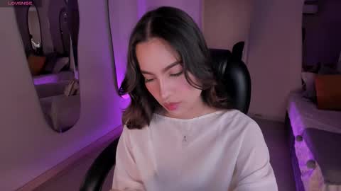 Snapshot of mariannelane1 chatting on 11/29/25, 10:46 Marianne online show from 11/29/25, 10:46