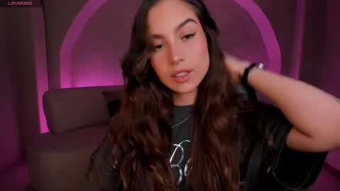 Snapshot of mariannelane1 chatting on 12/16/25, 10:15 Marianne online show from 12/16/25, 10:15