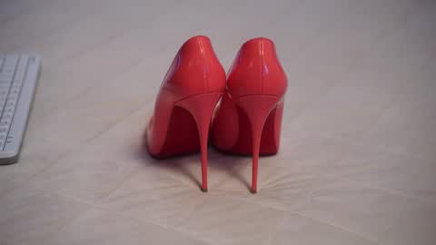 Snapshot of marianova chatting on 10/17/25, 09:01 Maria online show from 10/17/25, 09:01