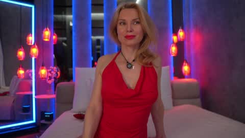 Snapshot of marianova chatting on 05/15/26, 05:03 Maria online show from 05/15/26, 05:03