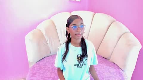 Snapshot of marianrosse chatting on 09/09/25, 07:46 marianrosse online show from 09/09/25, 07:46