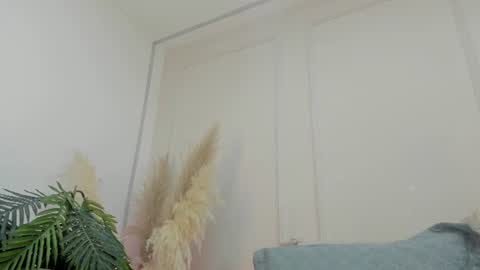 Snapshot of mariapettit chatting on 06/17/26, 02:47 Maria Pettit online show from 06/17/26, 02:47