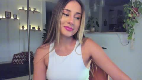 mariascarlett online show from 01/19/25, 01:00