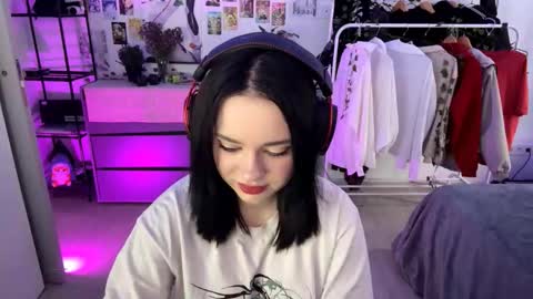 Emily online show from 10/16/25, 07:42