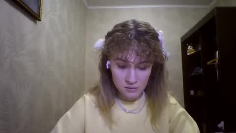 Snapshot of maribethgawrych chatting on 03/15/26, 03:40 Elianor online show from 03/15/26, 03:40