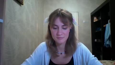 Snapshot of maribethgawrych chatting on 03/31/26, 06:08 Elianor online show from 03/31/26, 06:08