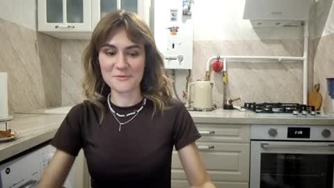 Snapshot of maribethgawrych chatting on 04/03/26, 06:28 Elianor online show from 04/03/26, 06:28