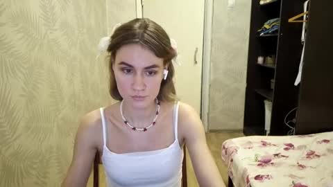 Snapshot of maribethgawrych chatting on 04/04/26, 02:47 Elianor online show from 04/04/26, 02:47