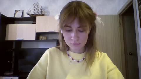 Snapshot of maribethgawrych chatting on 04/10/26, 09:14 Elianor online show from 04/10/26, 09:14